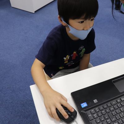 【ステージパソコン】分からないところは、答えを教えるのではなく、一緒に考えます