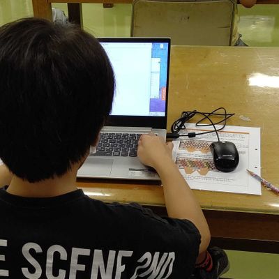 木のぬくもりあふれる教室。落ち着いて学習できます（橋本教室）