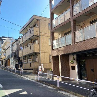 不動前駅から徒歩1分！改札を出て坂を上がってください。