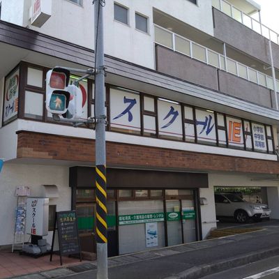 デニーズさんの隣にある建物です。自転車も置けます。