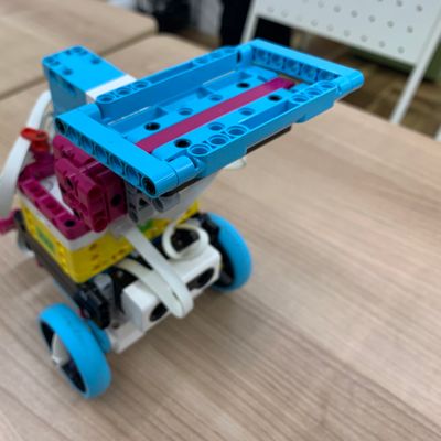 「種まきロボット」生徒さんが、自動で種まきするようにアレンジしました。