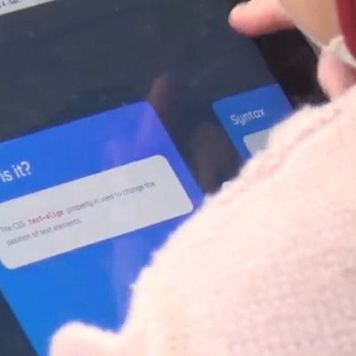 コードプログラミングクラスの教材「BSD Education」を使用したカリキュラムは、オンラインレッスンのほか、学校での出張授業を実施しています。