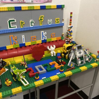 お茶の水校は2017年に開校しました！元気に電車を乗り継いでやってくる生徒も少なくありません。