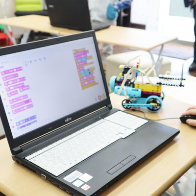 scratchベースのアプリでプログラミング