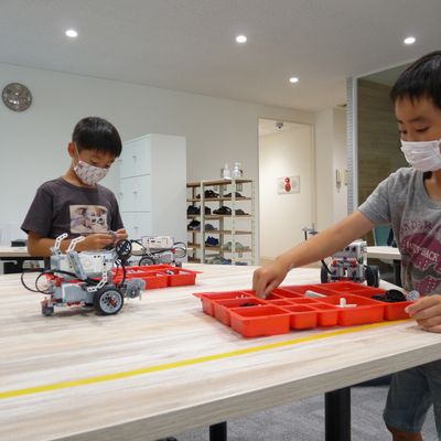 ロボット・プログラミングのレッスン風景