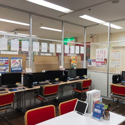 授業スペースは姉妹校のパソコン教室も運営しています