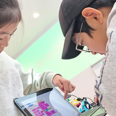 ペアで相談しながらプログラミング