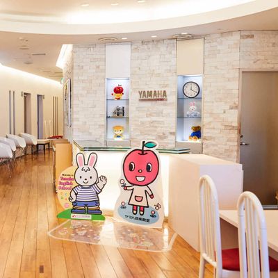 ようこそ♬ プログラミング教育 HALLO宮地楽器 国立校へ！ JR中央線国立駅南口徒歩3分！西友のビルの7階にある教室です。