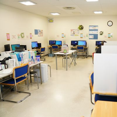 姉妹教室「パソコン市民講座」では、タイピングやパソコンスキルも習得できます。