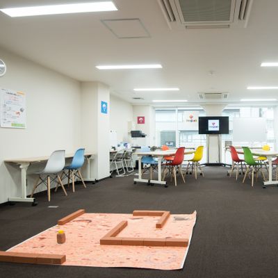 【プログラボ四条烏丸】阪急 烏丸駅・地下鉄 四条駅 直結ですので、便利に、安全に通っていただけます。 生徒のみなさんは、京都市を中心に幅広く在籍しています。