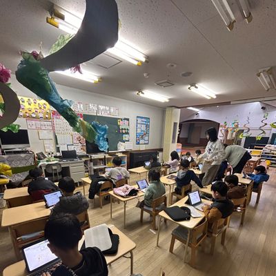 みなさん真剣にプログラミングに取り組んでいます！