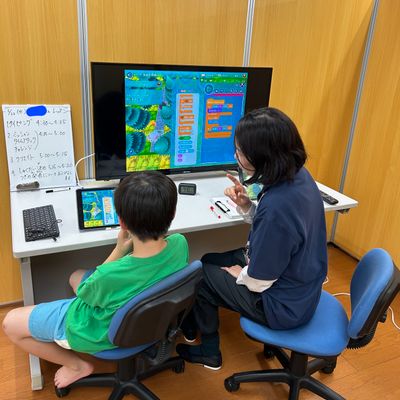 丁寧にレッスンをさせて頂いています。プログラミングの答えは必ずしも1つではないので、生徒さんの閃きを大切にしています。