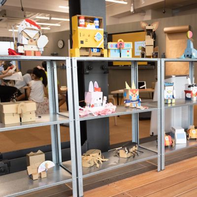 雑誌に登場したembotなど様々なembotが並びます