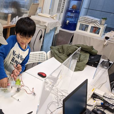 授業の様子：ロボットでバトル