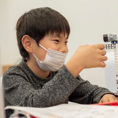 楽しく、好奇心を持って、夢中になれるロボットプログラミング（撮影：2020年12月）
