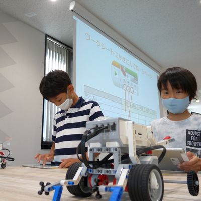 黙々と制作にはげむお子さまも多いです！