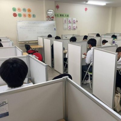 明るい教室で勉強しやすい環境です！