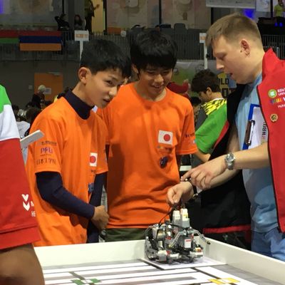 WRO2019ハンガリー国際大会エキスパート中学生の部「ロボットTKT」世界14位（撮影：2019年11月）