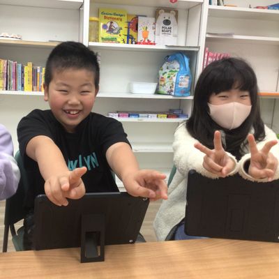 初めての方でも楽しく本格的なプログラミングを学ぶことができます。