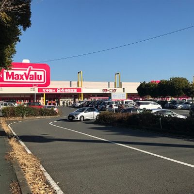 教室の前には広い駐車場があり送迎にご利用可能です！