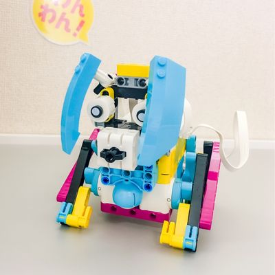 自由にさわって動かせる犬ロボット