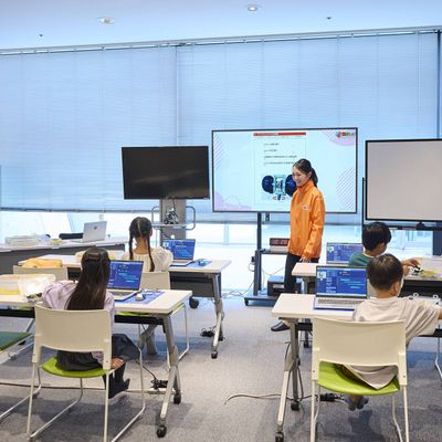 クラスメイトと一緒に頑張ろう。今日は何を作るのかな？