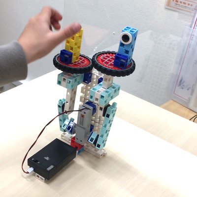 動く的当てゲーム