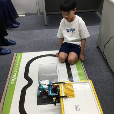 ブドウ収穫ロボット