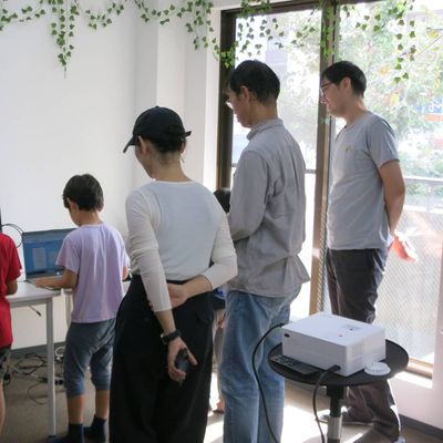 発表会後は家族に作品触れてもらうなど。温かい場所に。