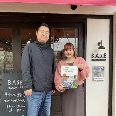 FM宝塚のパーソナリティーと弊社代表です