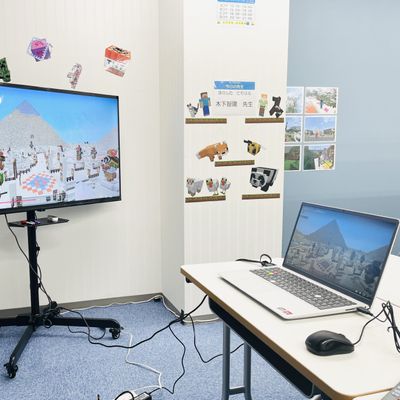 大型TVで確認して、一緒に進めていきます。