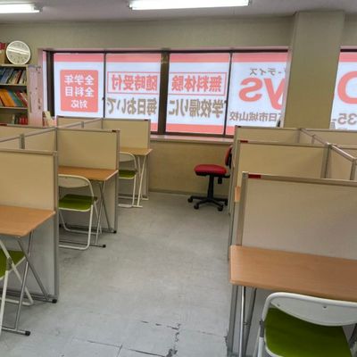 席同士をしっかり離しているので、横の生徒でもあまり気になりません