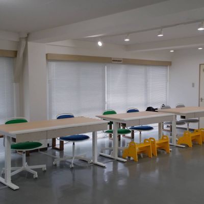 内観３_小さなお子さまには、台をご用意していますのでご安心ください。