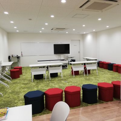 新しくて綺麗な校舎です