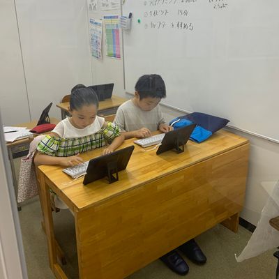 夏休みや、冬休み、季節講習もあります。
