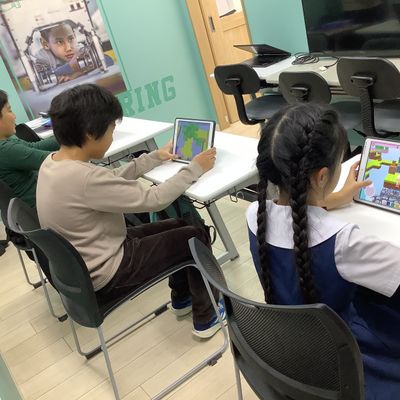 学校や学年が違っても声をかけあい仲良く取り組んでいます。