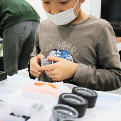 ロボットの組み立ては創造力を育てます