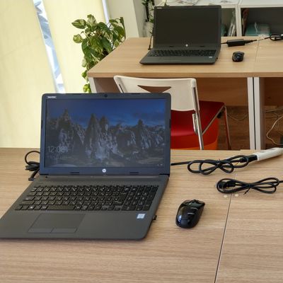 プログラミング講座ではパソコンは貸し出しています。