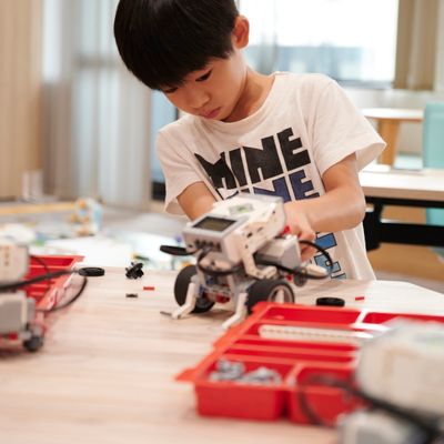 小学２年生から 教育版 レゴ®マインドストーム®EV3で学びます！