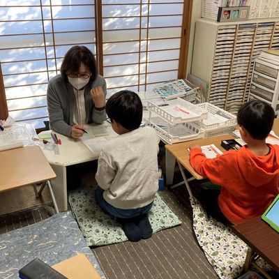 教室は明るく楽しい雰囲気です！