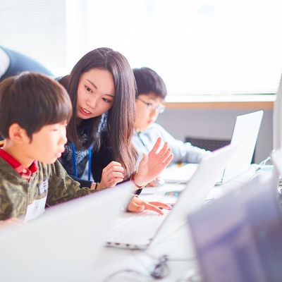 専門知識豊富な学生講師による親身な指導とサポート