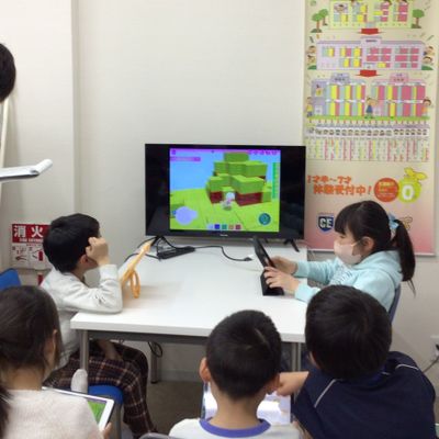 月に1度の発表の場では、異年齢で様々な作品と、様々な意見が飛び交い、毎回とても盛り上がります！