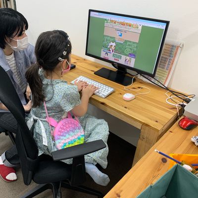 タイピングやマウス操作も教えていますので低学年の子やPC初心者でも安心です