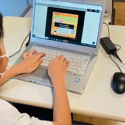 タイピング練習中ブラインドタッチ出来てます♪