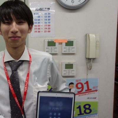 明るくて知識が半端ない講師です！プログラミングに精通しています！