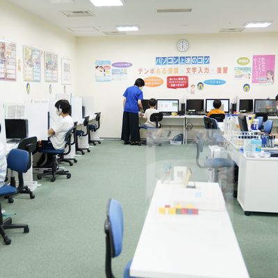 つまづきやすいポイントは講師がサポートします。