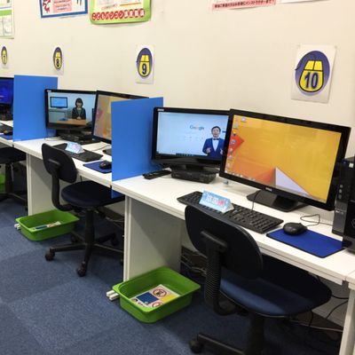 授業スペースは姉妹校のパソコン教室も運営しています