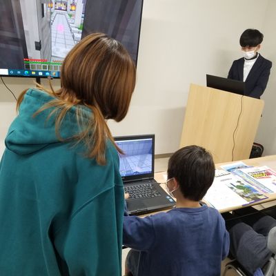 先生もすぐそばにいて安心！