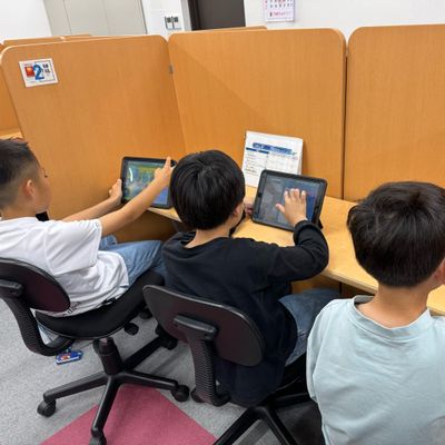 クリエイトモードで各自が作品を作っています！