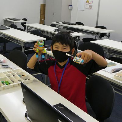 ソーシャルディスタンスでロボット自慢